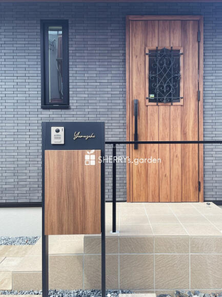 宅配ポスト付きの機能門柱で機能性をグッと凝縮!