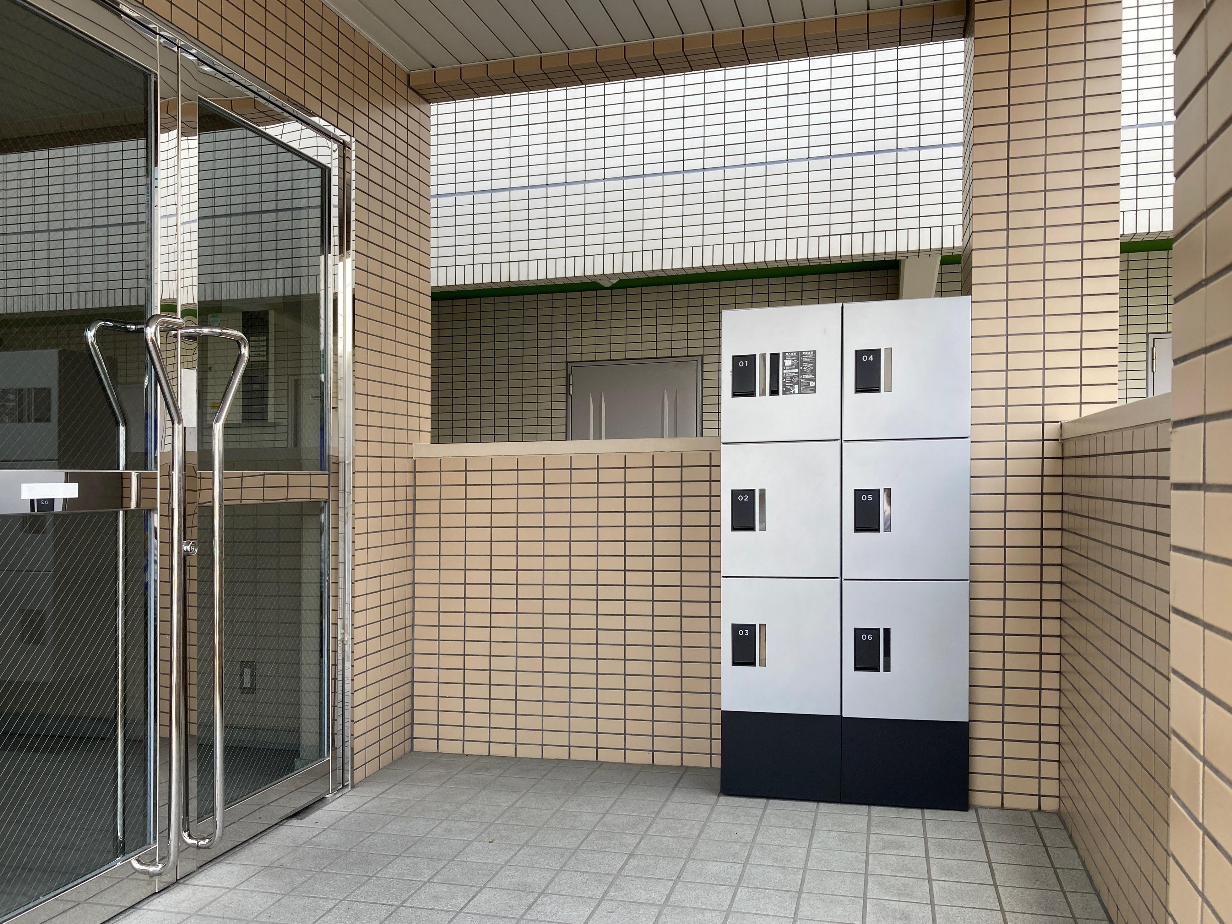 置き配が難しいオートロック物件には宅配ボックスが必須アイテム